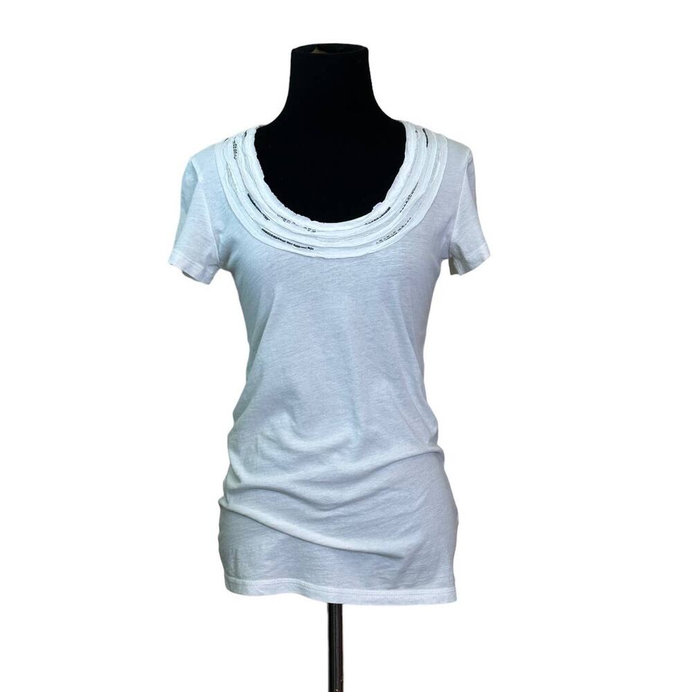 Old Navy white short sleeves neck detailed t shirt size XS